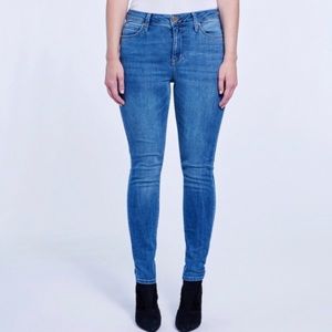 Seven7 Light Wash Skinny Jeans
